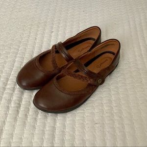 BareTraps Brown Mary Jane w/ Velcro - sz. 11